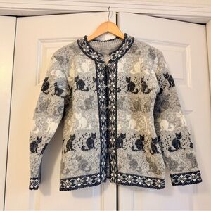 Handmade knit wool sweater with cat design